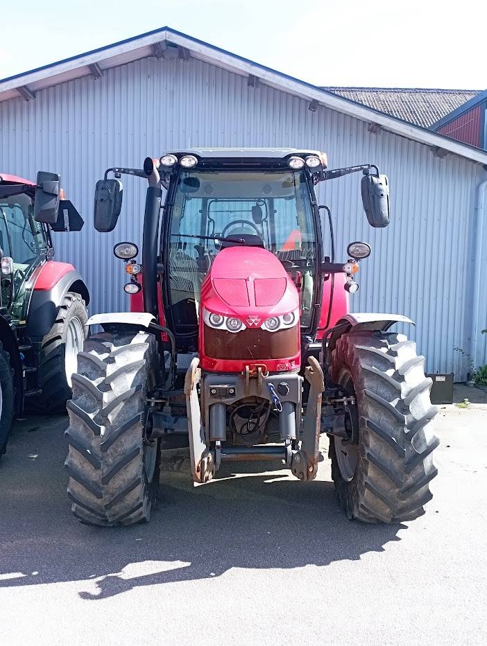 Massey Ferguson 5710S Traktorer