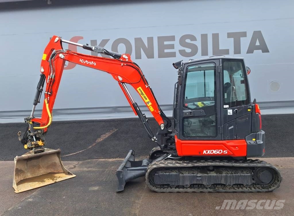 Kubota KX060-5 PYÖRITTÄJÄ, RASVARI YM. حفارات صغيرة أقل من 7 طن (حفارات صغيرة)