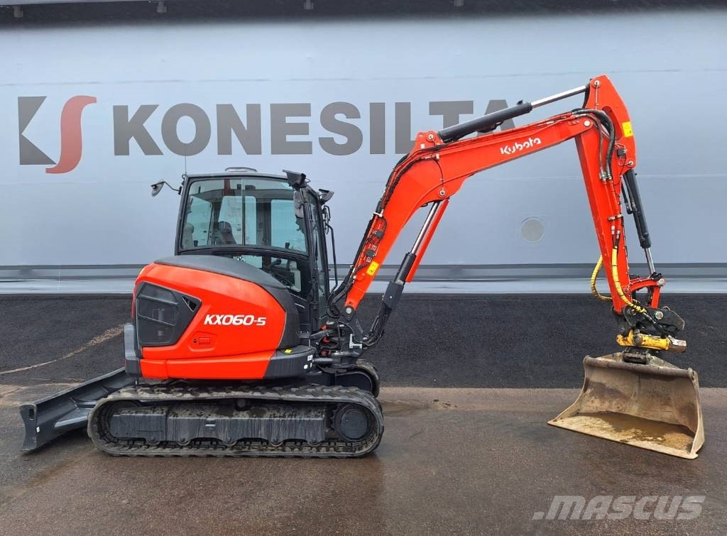 Kubota KX060-5 PYÖRITTÄJÄ, RASVARI YM. حفارات صغيرة أقل من 7 طن (حفارات صغيرة)