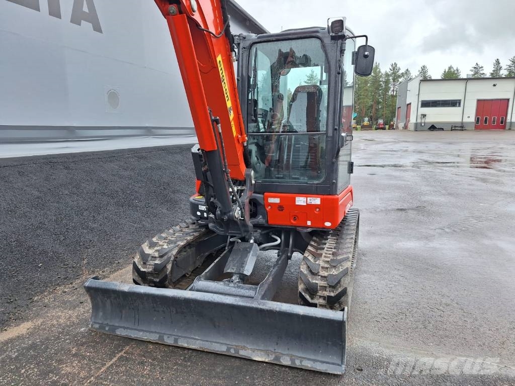 Kubota KX060-5 PYÖRITTÄJÄ, RASVARI YM. حفارات صغيرة أقل من 7 طن (حفارات صغيرة)