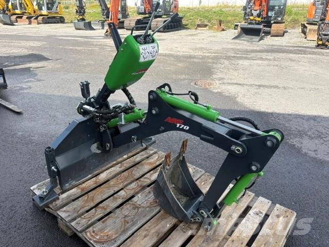Avant 170 KAIVULAITE Pelle rétro arrière
