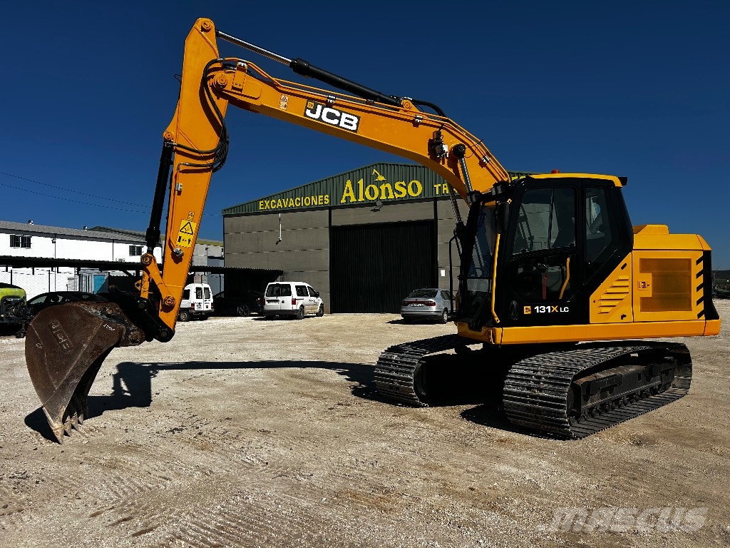 JCB 131 XLC حفارات زحافة