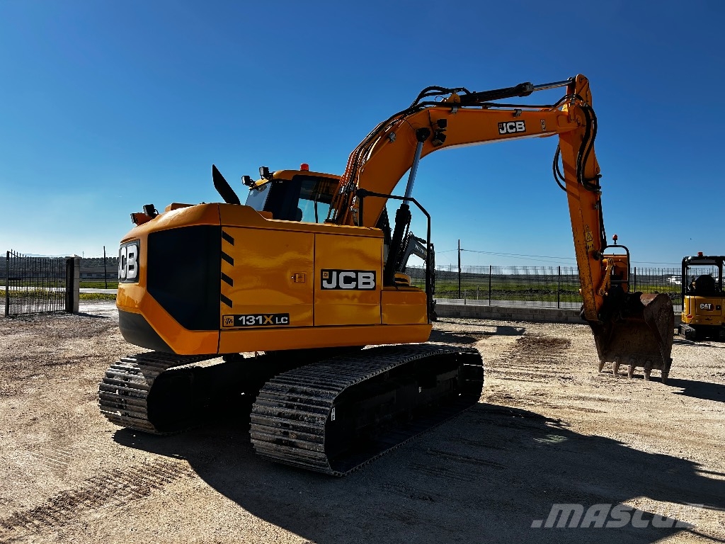 JCB 131 XLC حفارات زحافة