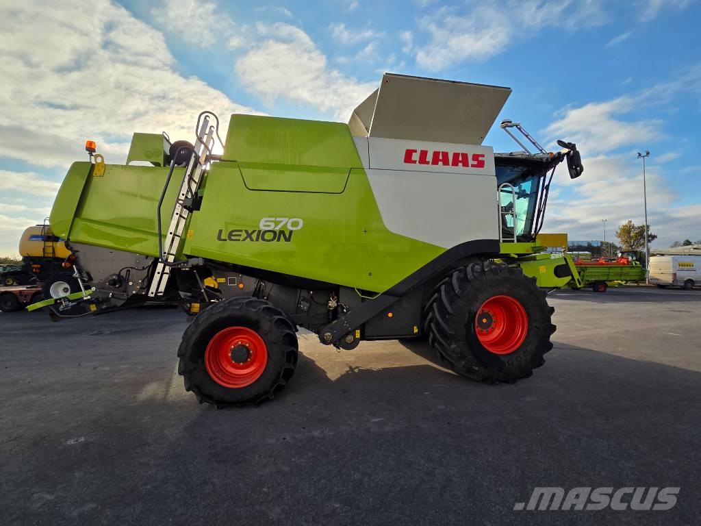 CLAAS Lexion 670 Derliaus nuėmimo kombainai
