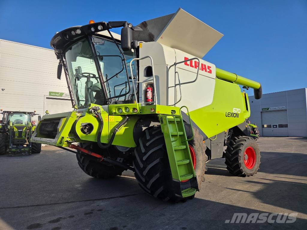 CLAAS Lexion 670 Derliaus nuėmimo kombainai