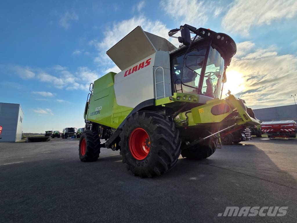 CLAAS Lexion 670 Derliaus nuėmimo kombainai