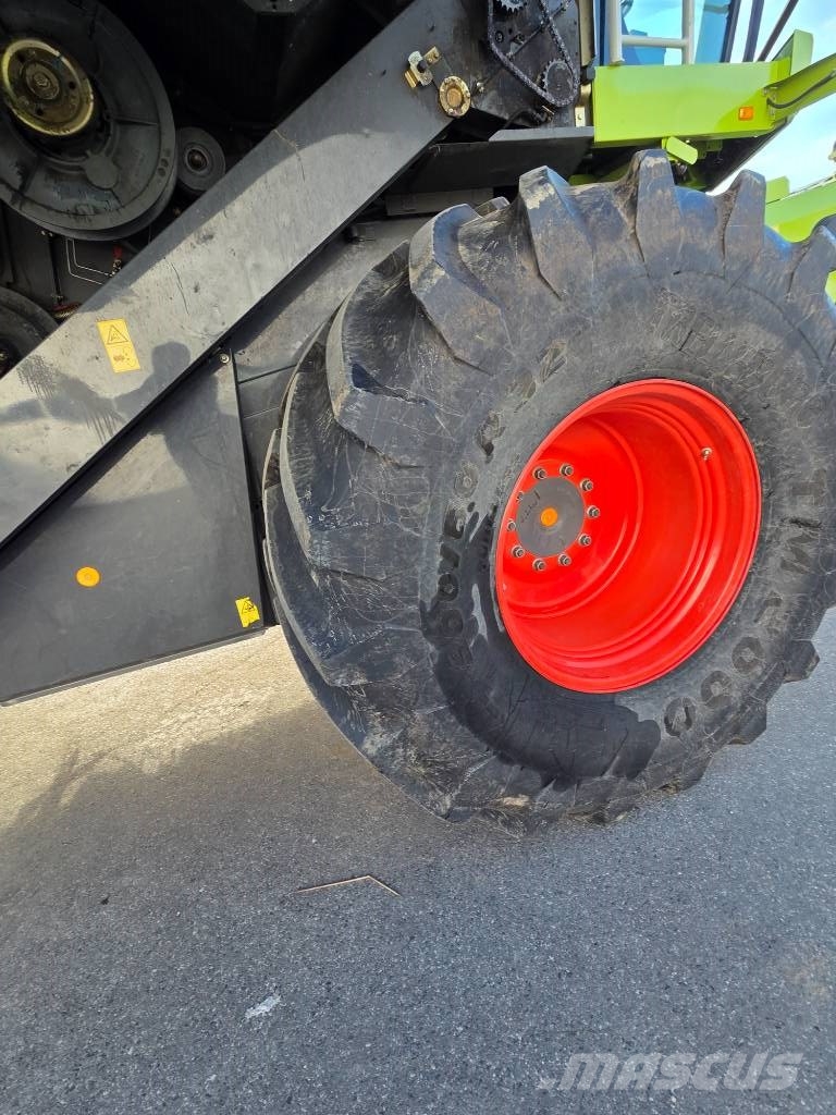CLAAS Lexion 670 Derliaus nuėmimo kombainai