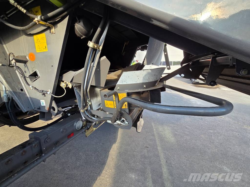 CLAAS Lexion 670 Derliaus nuėmimo kombainai