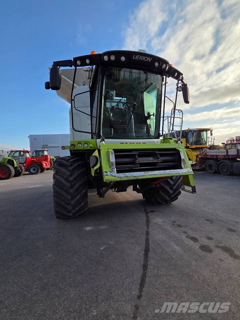 CLAAS Lexion 670 Derliaus nuėmimo kombainai