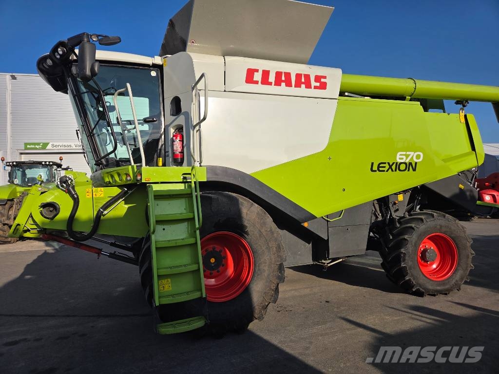 CLAAS Lexion 670 Derliaus nuėmimo kombainai