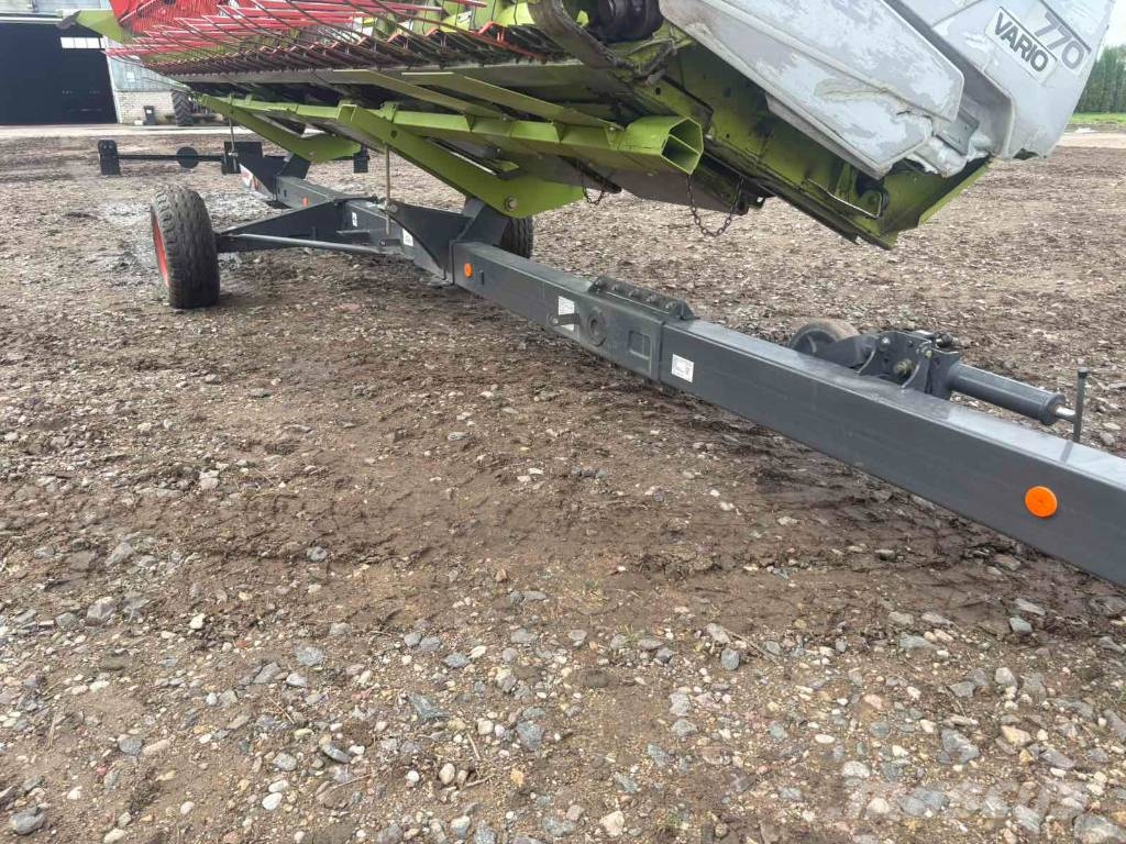 CLAAS Lexion 670 Derliaus nuėmimo kombainai
