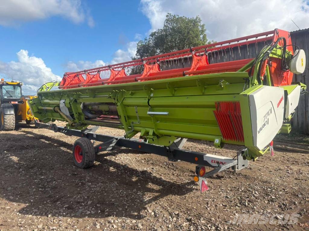 CLAAS Lexion 670 Derliaus nuėmimo kombainai