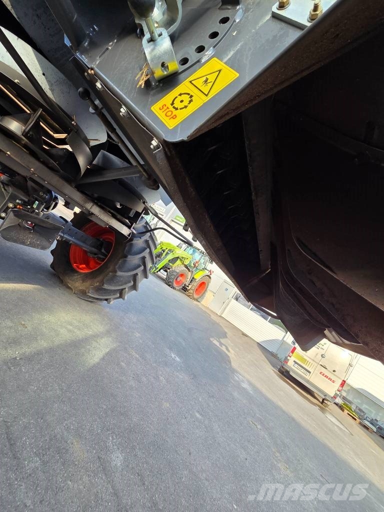 CLAAS Lexion 670 Derliaus nuėmimo kombainai