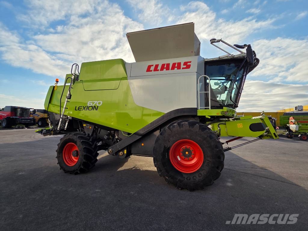 CLAAS Lexion 670 Derliaus nuėmimo kombainai