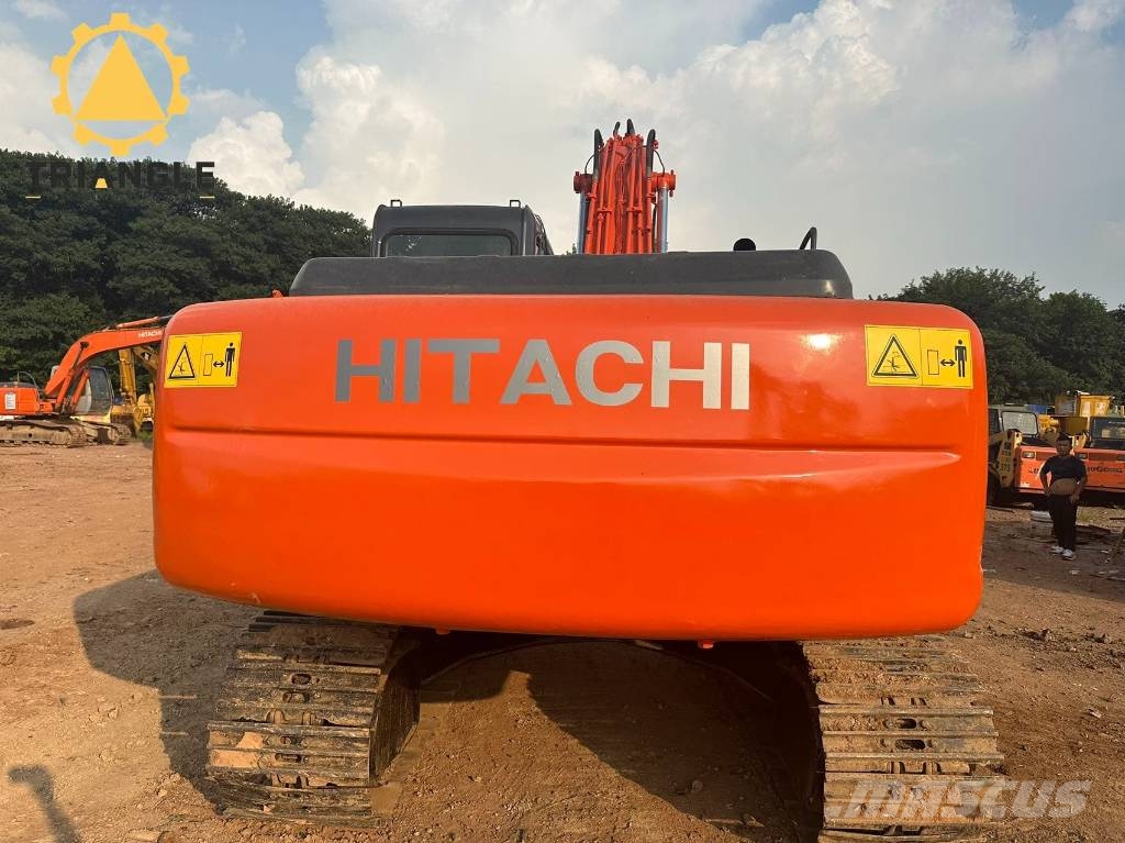 Hitachi ZX 200 履带挖掘机