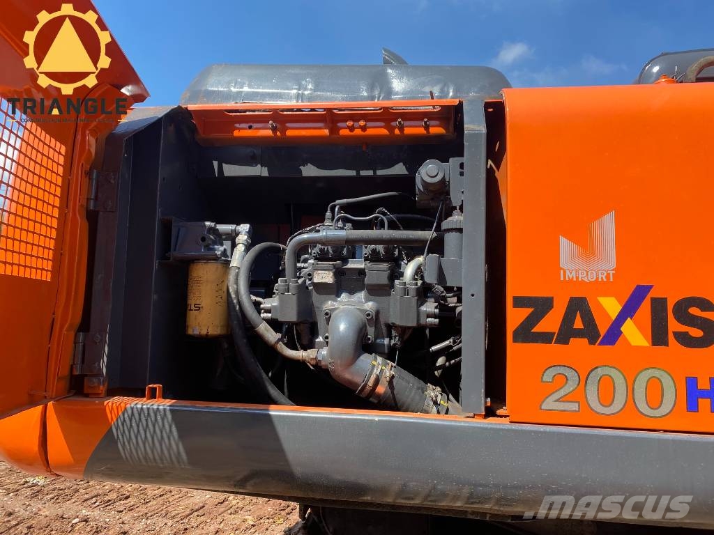 Hitachi ZX 200 履带挖掘机