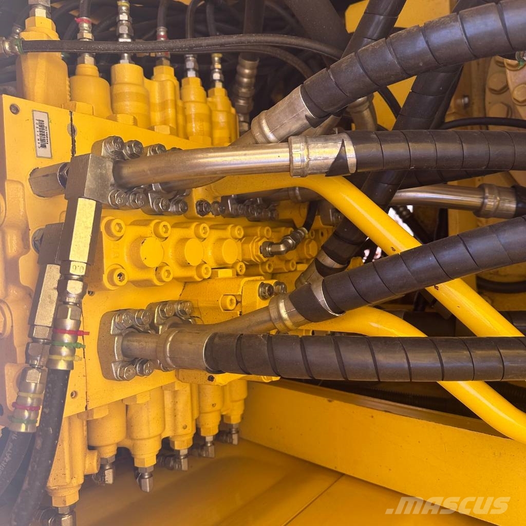 Komatsu 240LC-8 Pelle sur chenilles