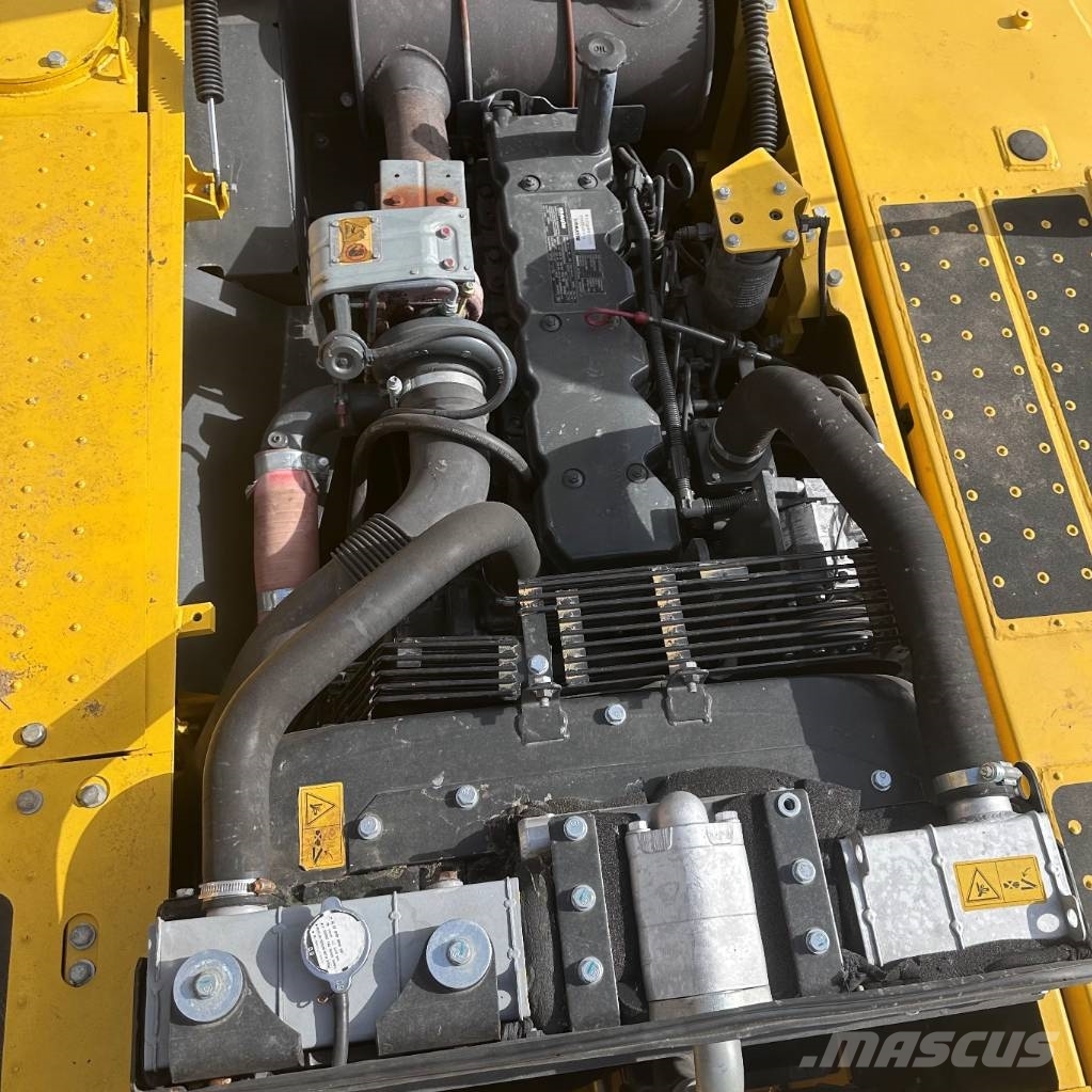 Komatsu 240LC-8 Pelle sur chenilles