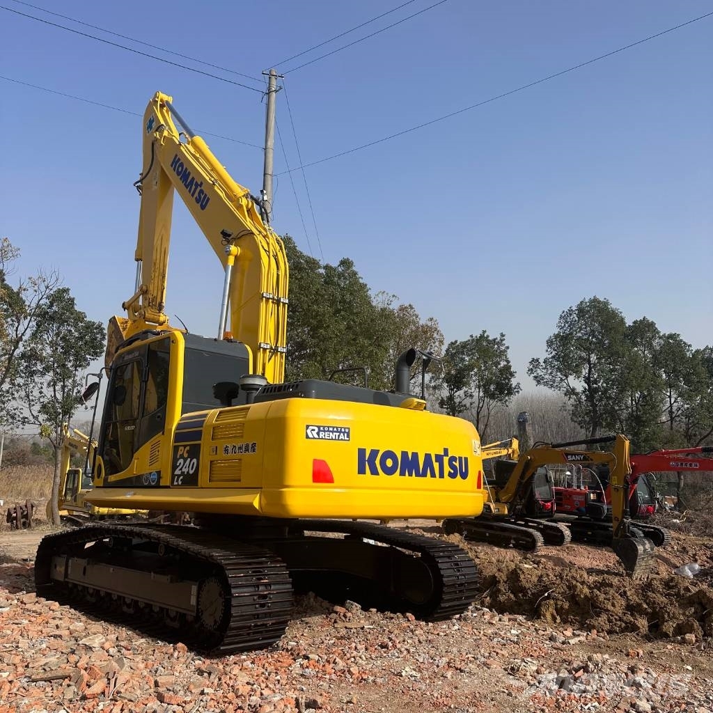 Komatsu 240LC-8 Pelle sur chenilles