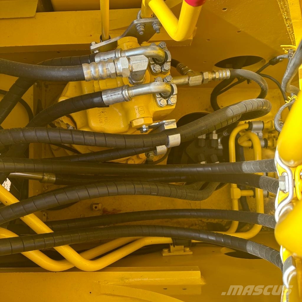 Komatsu 240LC-8 Pelle sur chenilles