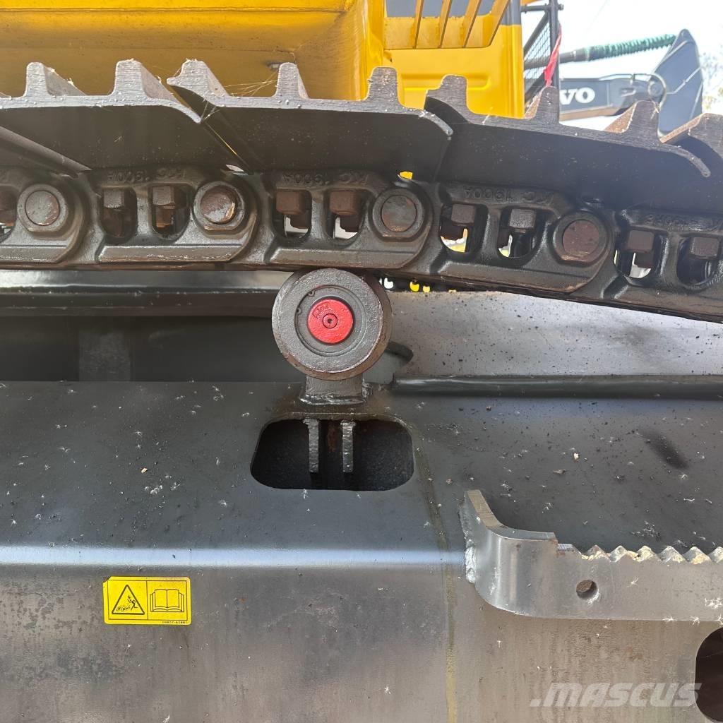 Komatsu 240LC-8 Pelle sur chenilles
