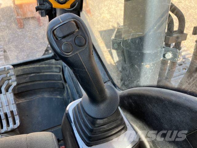 JCB JS 210 LC Escavadeiras de esteiras