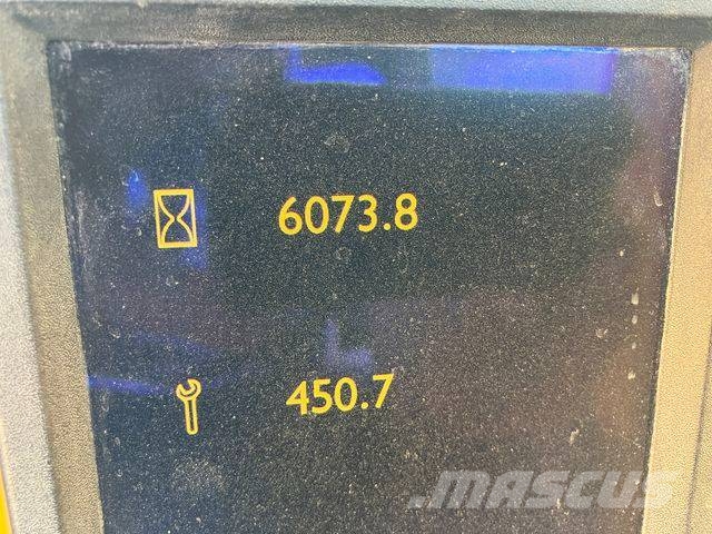 JCB JS 210 LC Escavadeiras de esteiras