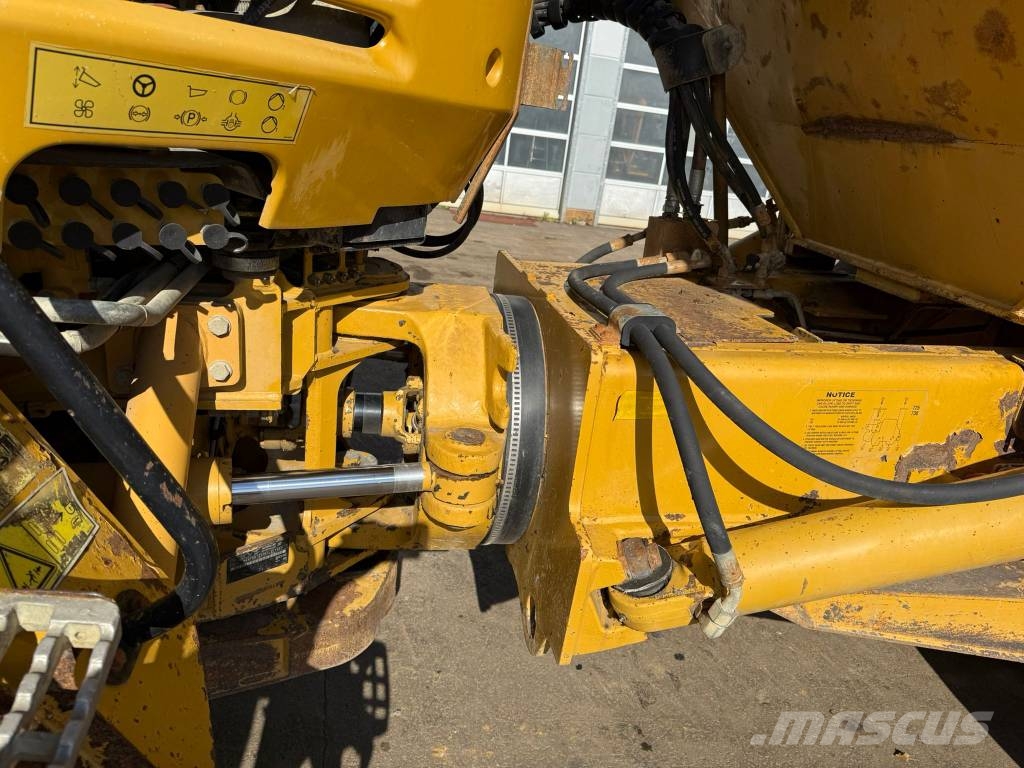 CAT 725 //BJ.  - 2002 - 18292H // 6X6 Articulated Dump Trucks (ADTs)