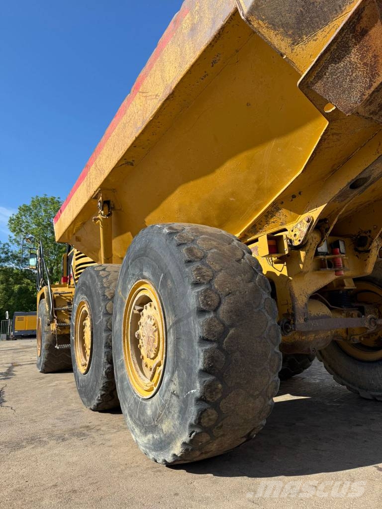 CAT 725 //BJ.  - 2002 - 18292H // 6X6 Articulated Dump Trucks (ADTs)