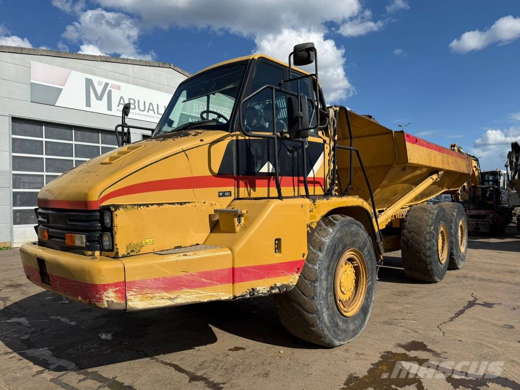 CAT 725 //BJ.  - 2002 - 18292H // 6X6 Articulated Dump Trucks (ADTs)