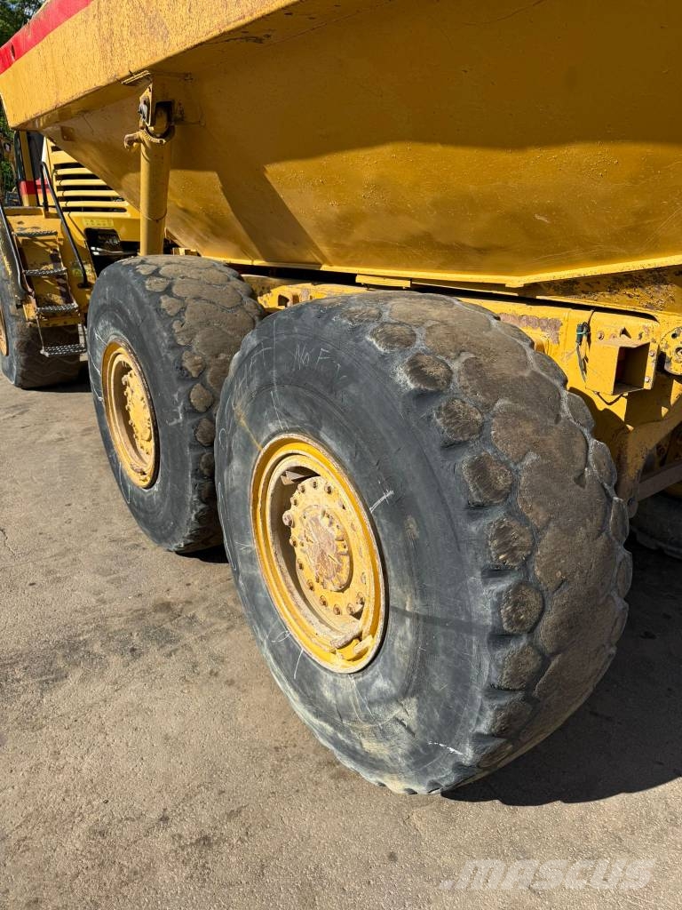 CAT 725 //BJ.  - 2002 - 18292H // 6X6 Articulated Dump Trucks (ADTs)
