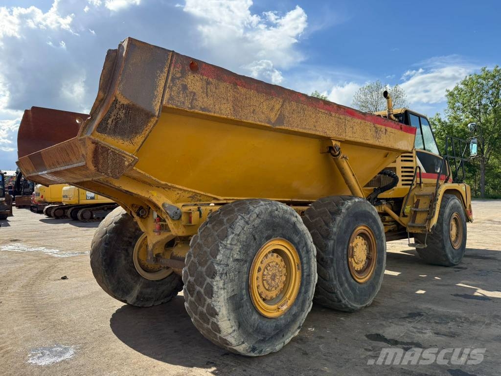 CAT 725 //BJ.  - 2002 - 18292H // 6X6 Articulated Dump Trucks (ADTs)