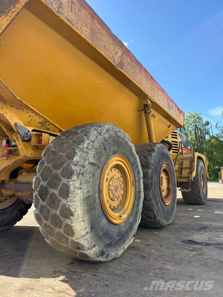 CAT 725 //BJ.  - 2002 - 18292H // 6X6 Articulated Dump Trucks (ADTs)