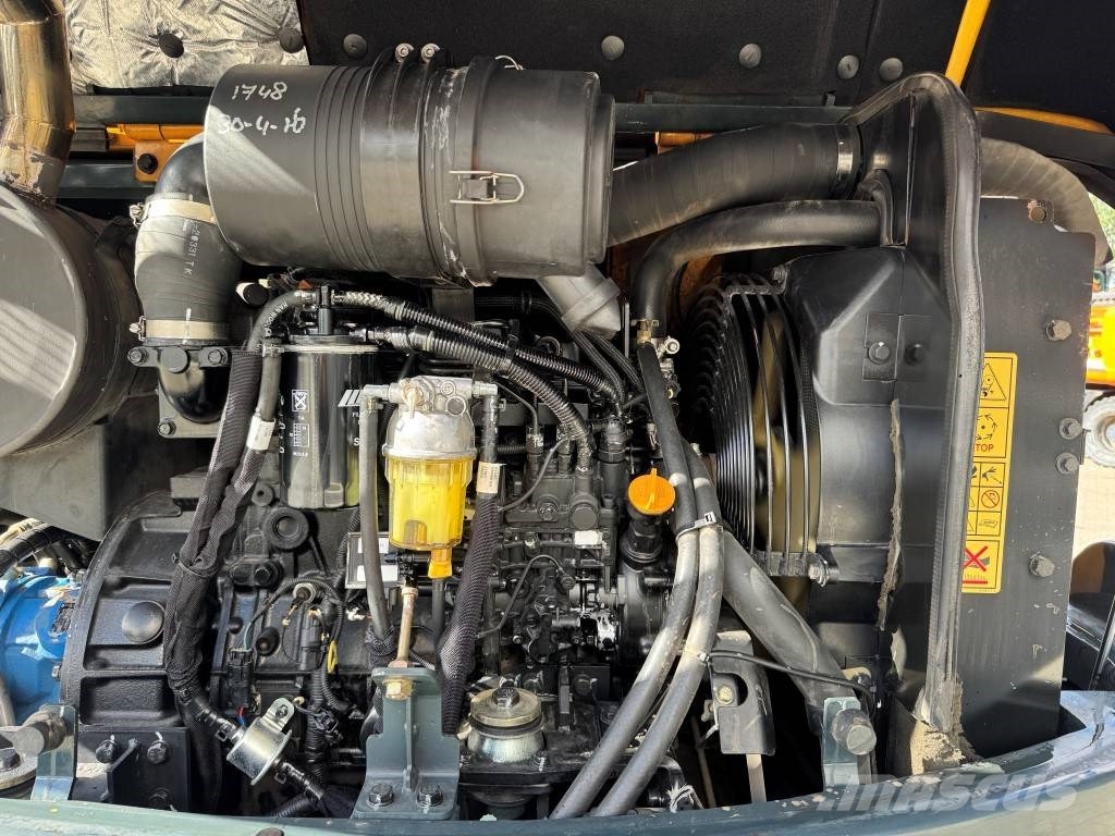 Hyundai 55W-9 ENGCON Bageri točkaši