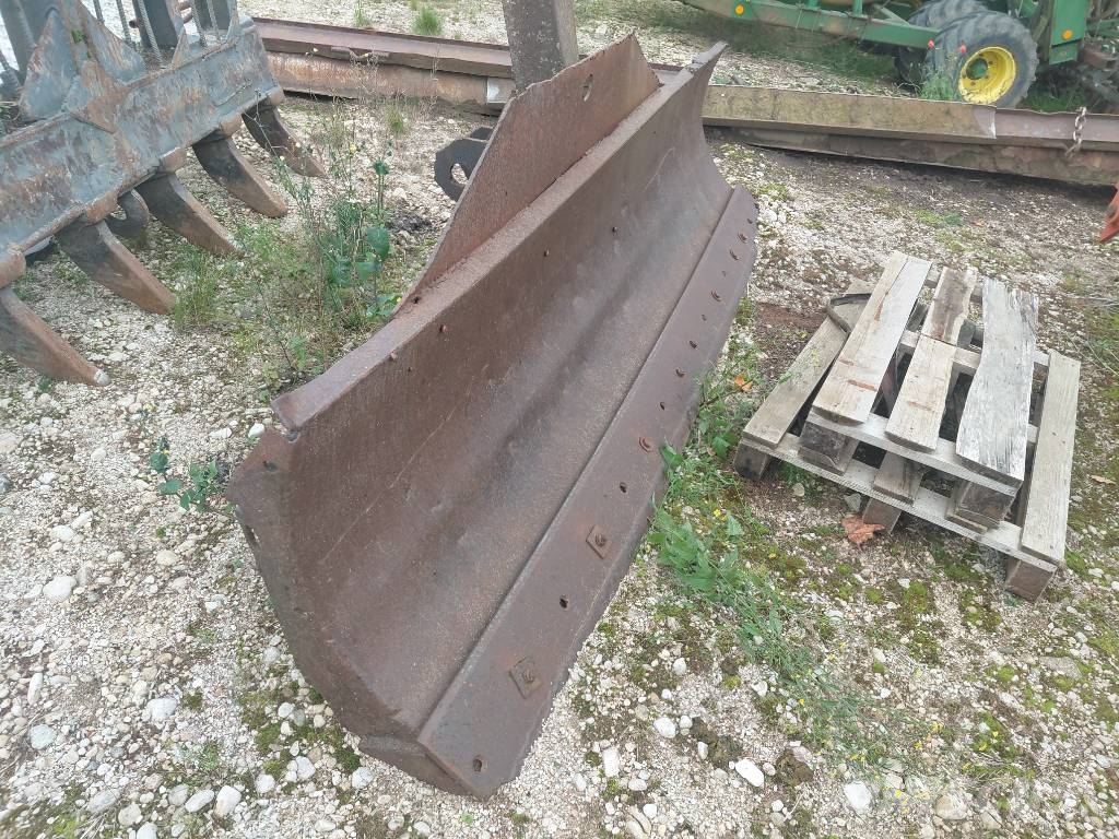 Kirovets K701 V12 Traktori