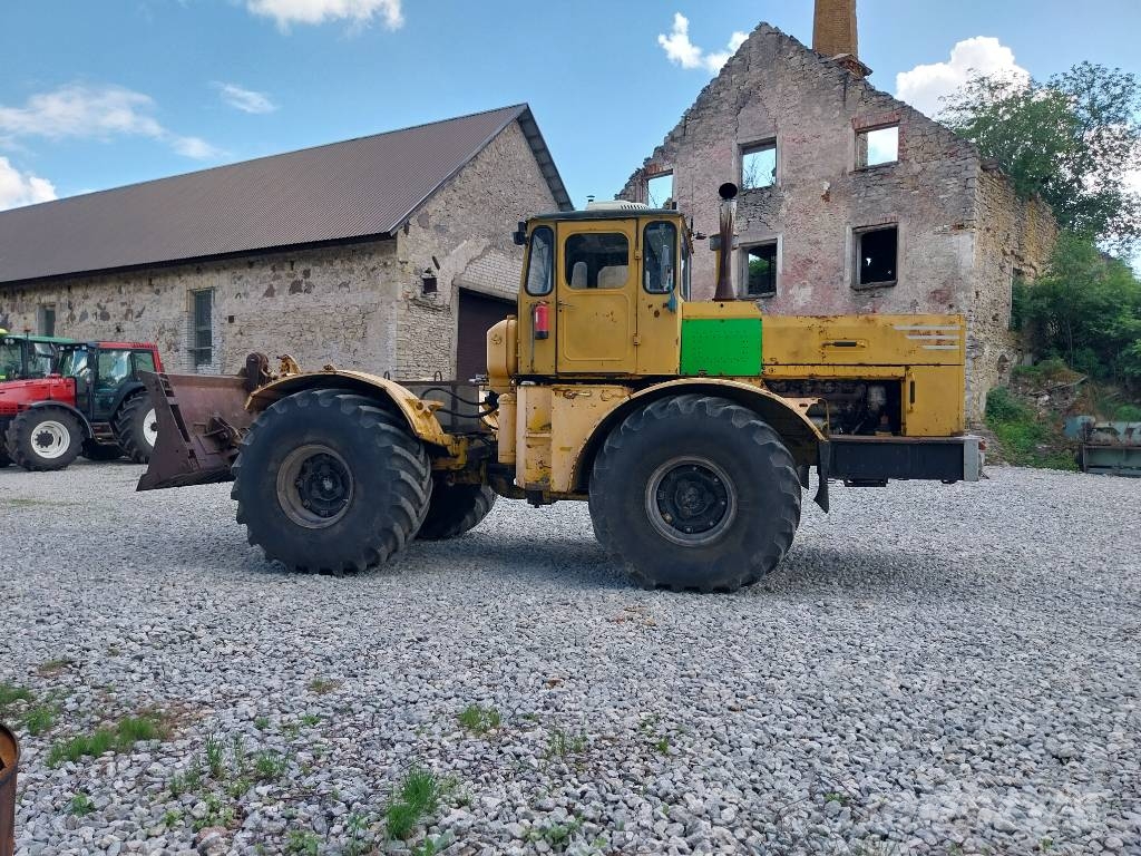 Kirovets K701 V12 Traktorid