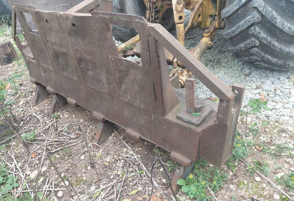 Kirovets K701 V12 Traktori