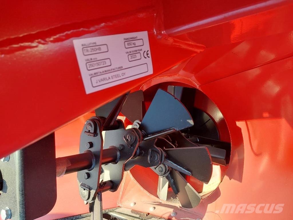 Varila Steel TR 250 قاذفات الجليد