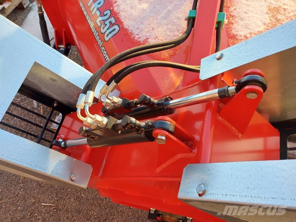 Varila Steel TR 250 قاذفات الجليد