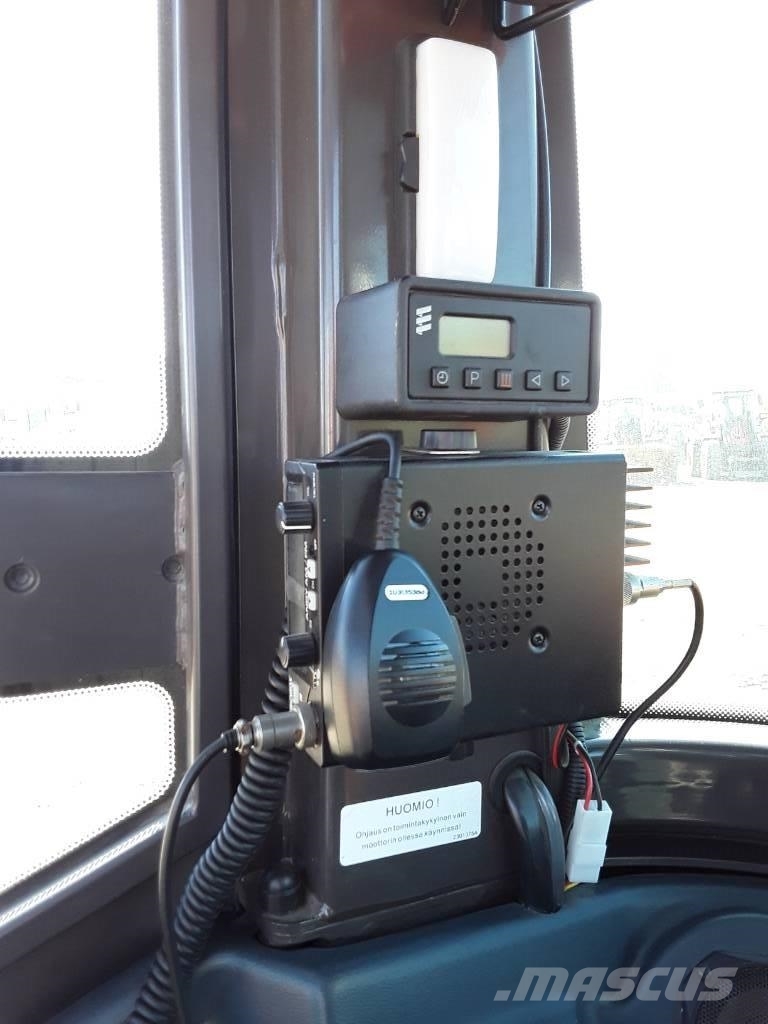 Hitachi ZW 75 Kolesové nakladače