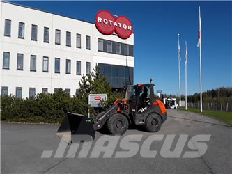 Hitachi ZW 75 Kolesové nakladače