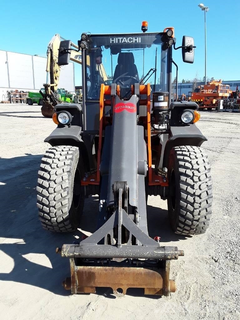 Hitachi ZW 75 Kolesové nakladače