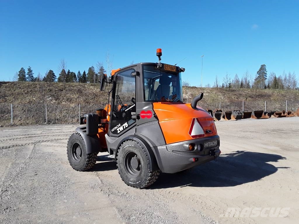 Hitachi ZW 75 Kolesové nakladače