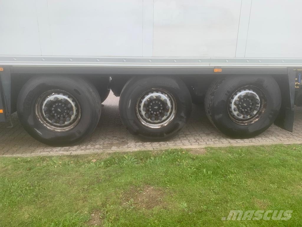 Schmitz Cargobull Trailer Reefer Flower Width & Dual Temp & Double S نصف مقطورات بدرجة حرارة قابلة للضبط