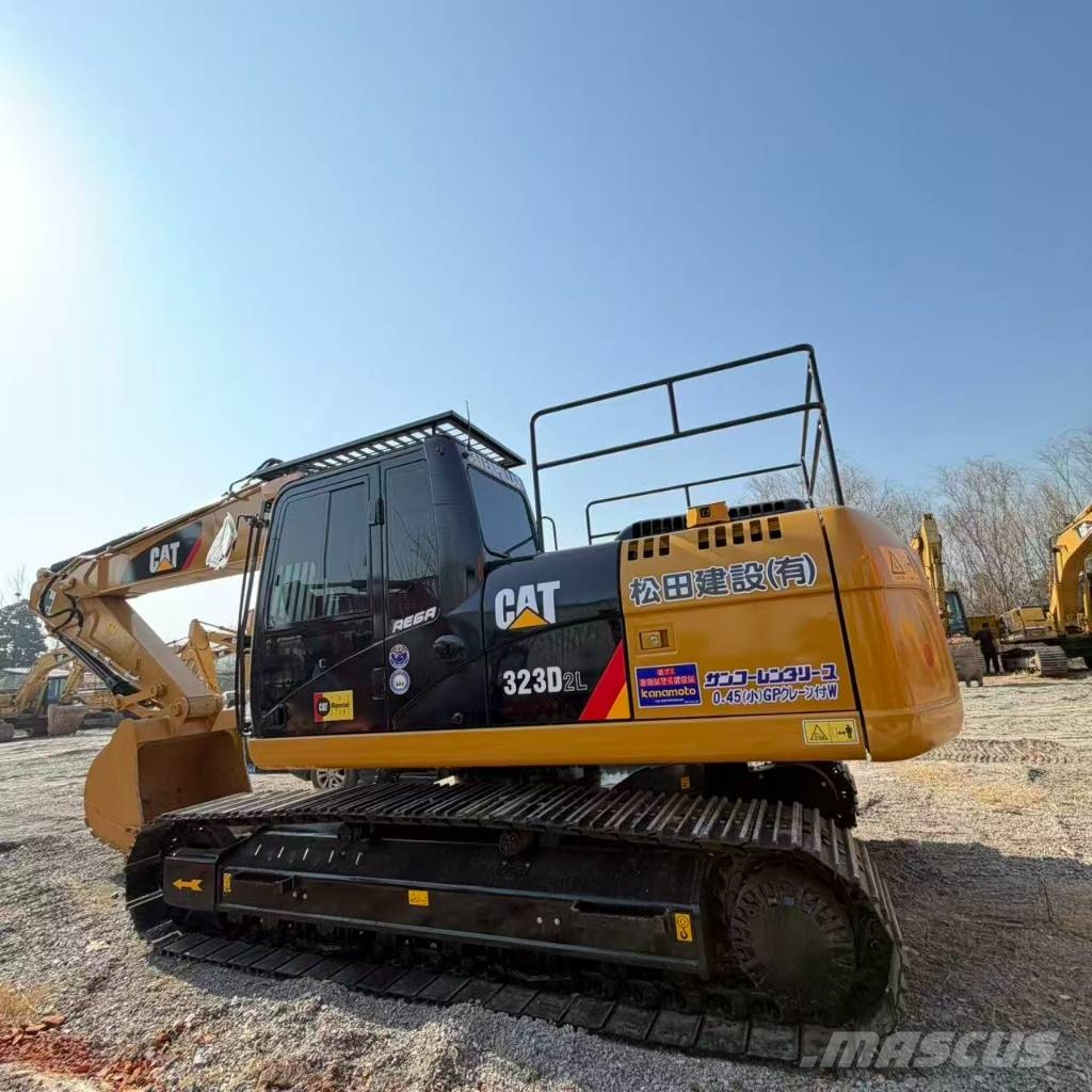 CAT 323D2L 중형굴삭기 7톤-28톤