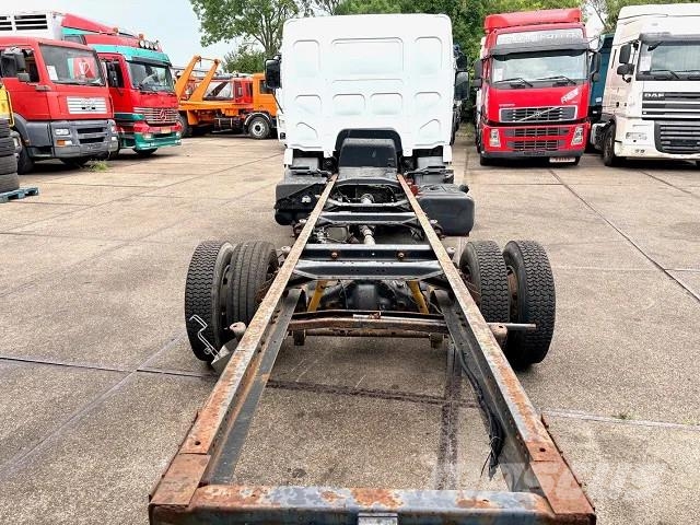 Renault Midlum 180 4x2 FULL STEEL SUSPENSION CHASSIS (EURO Camiones con chasís y cabina