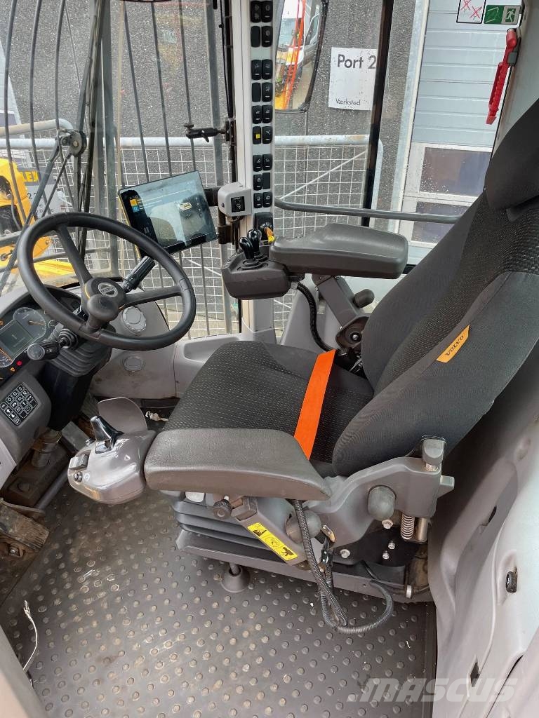 Volvo L220H Wheel loaders