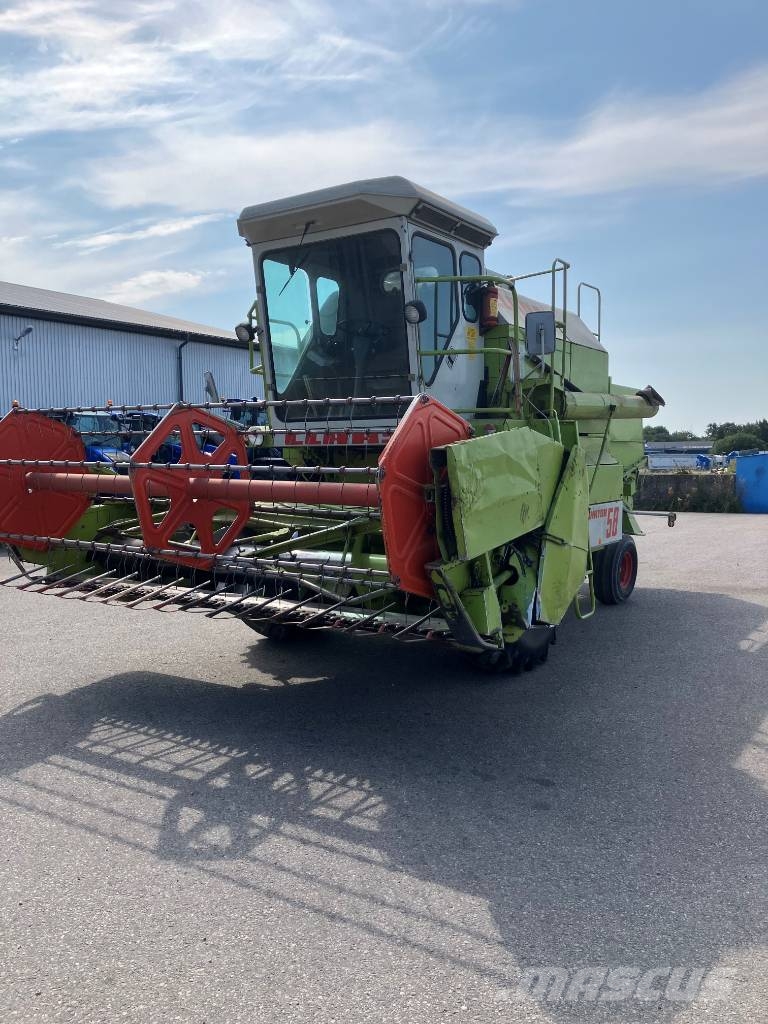 CLAAS Dominator 58 Kombinované zberacie stroje