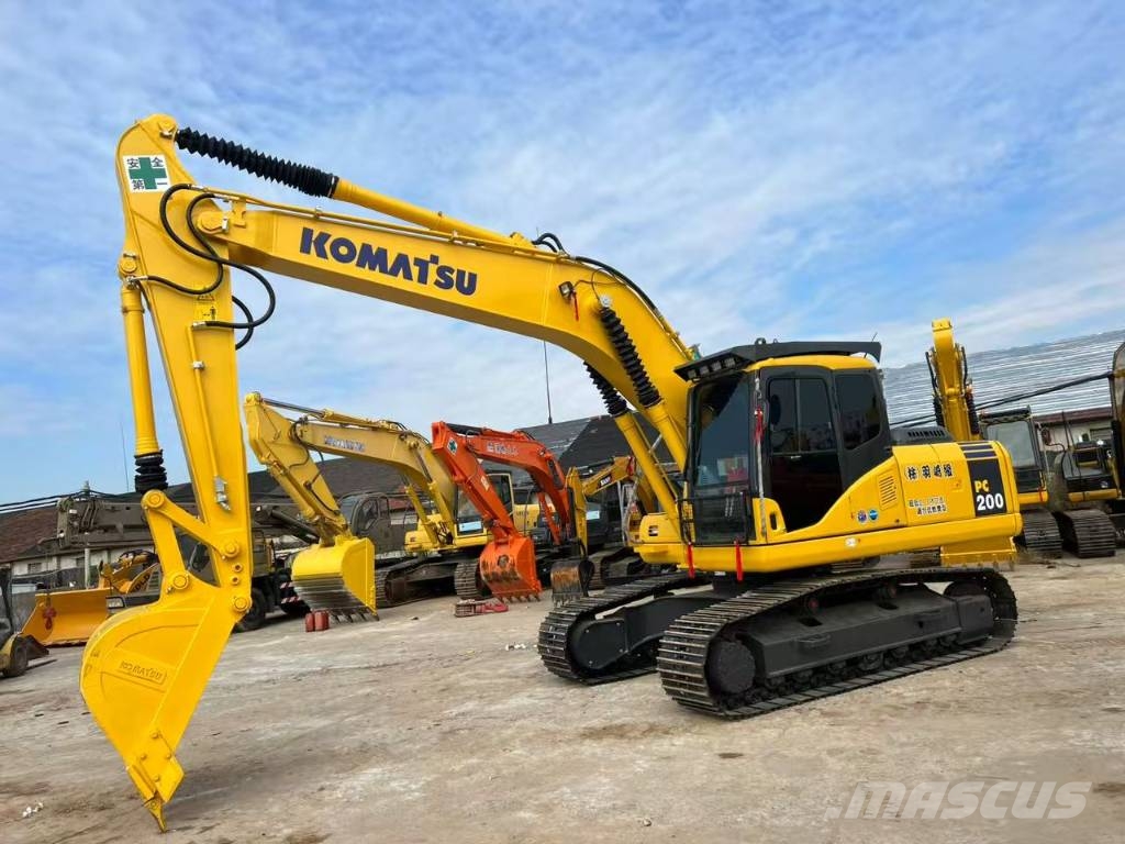 Komatsu PC 200 Εκσκαφείς με ερπύστριες