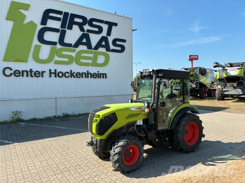 CLAAS NEXOS 240 S Traktoren